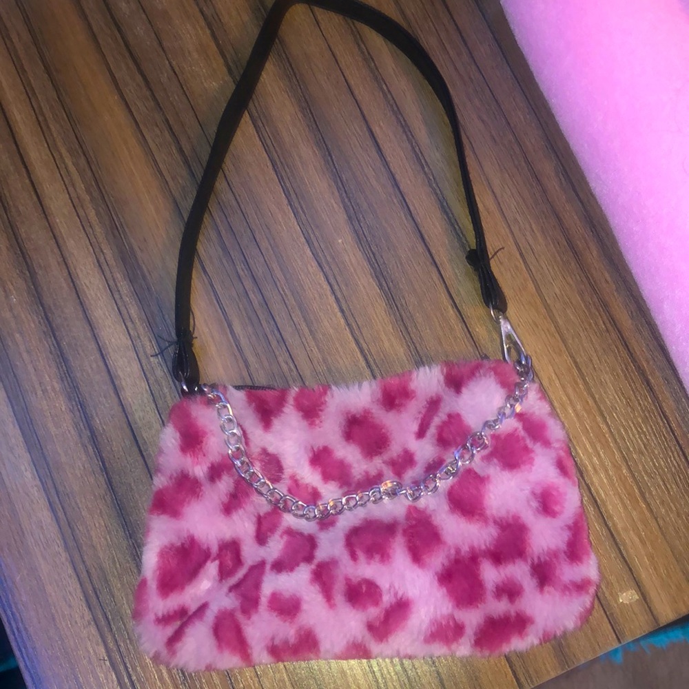 pink leopard print bag w chain